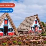 Casas tradicionales de Santana con tejados de paja en Madeira, Portugal